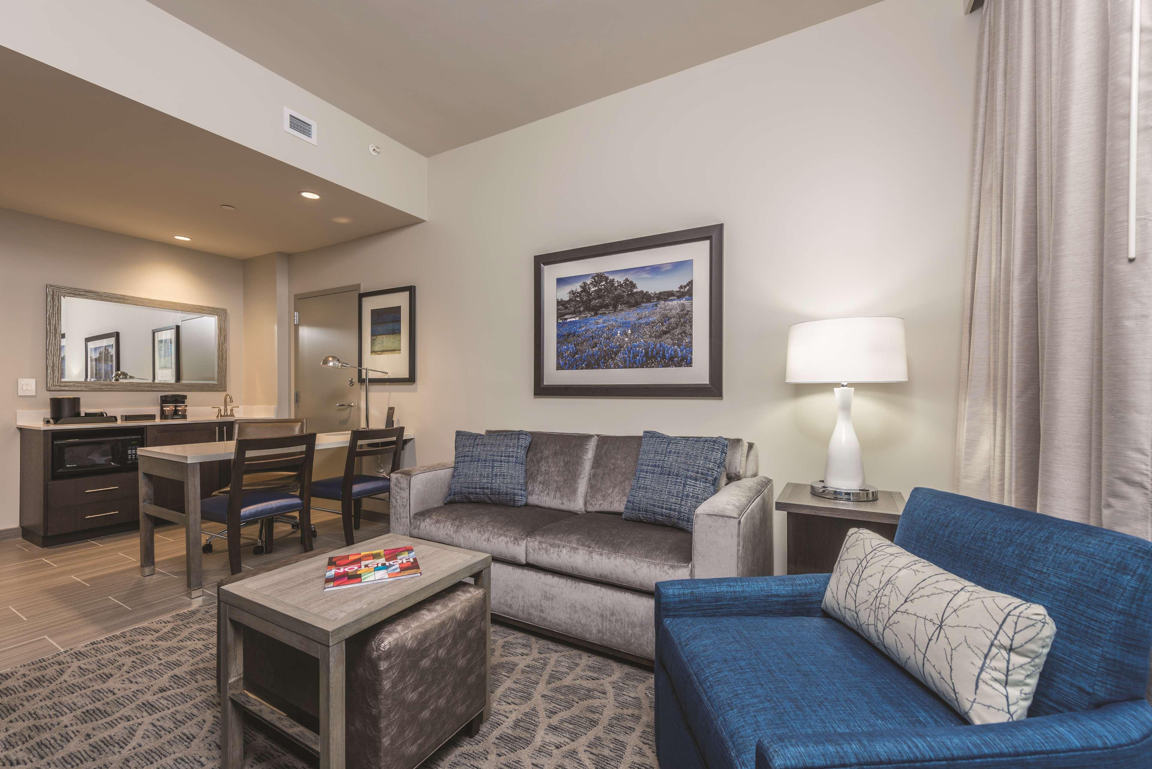 Embassy Suites By Hilton The Woodlands Dış mekan fotoğraf