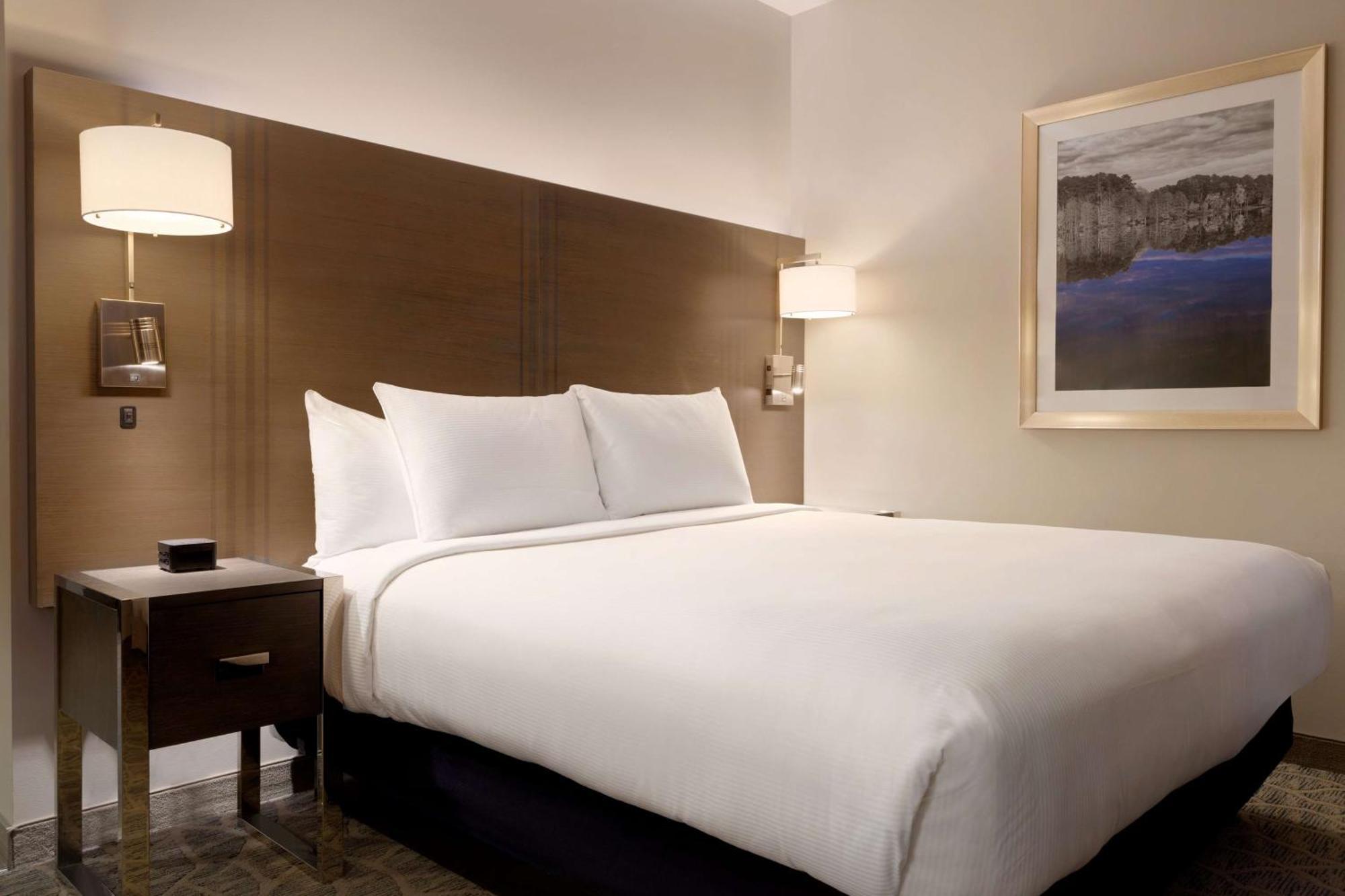 Embassy Suites By Hilton The Woodlands Dış mekan fotoğraf