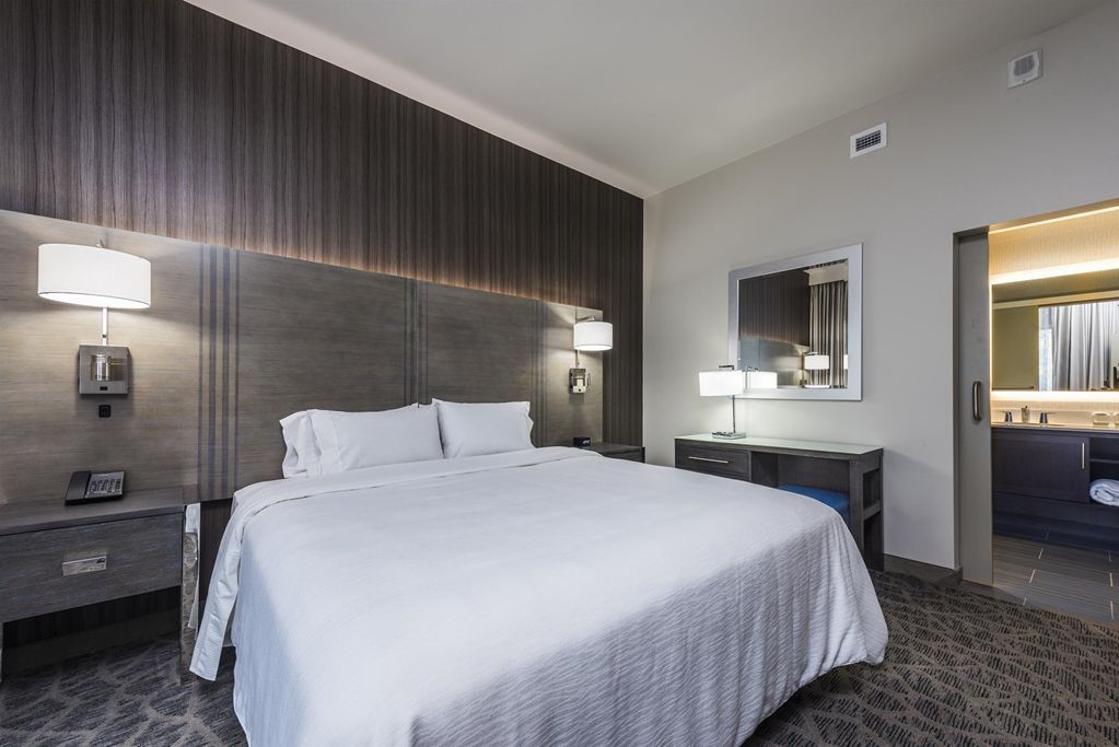 Embassy Suites By Hilton The Woodlands Oda fotoğraf